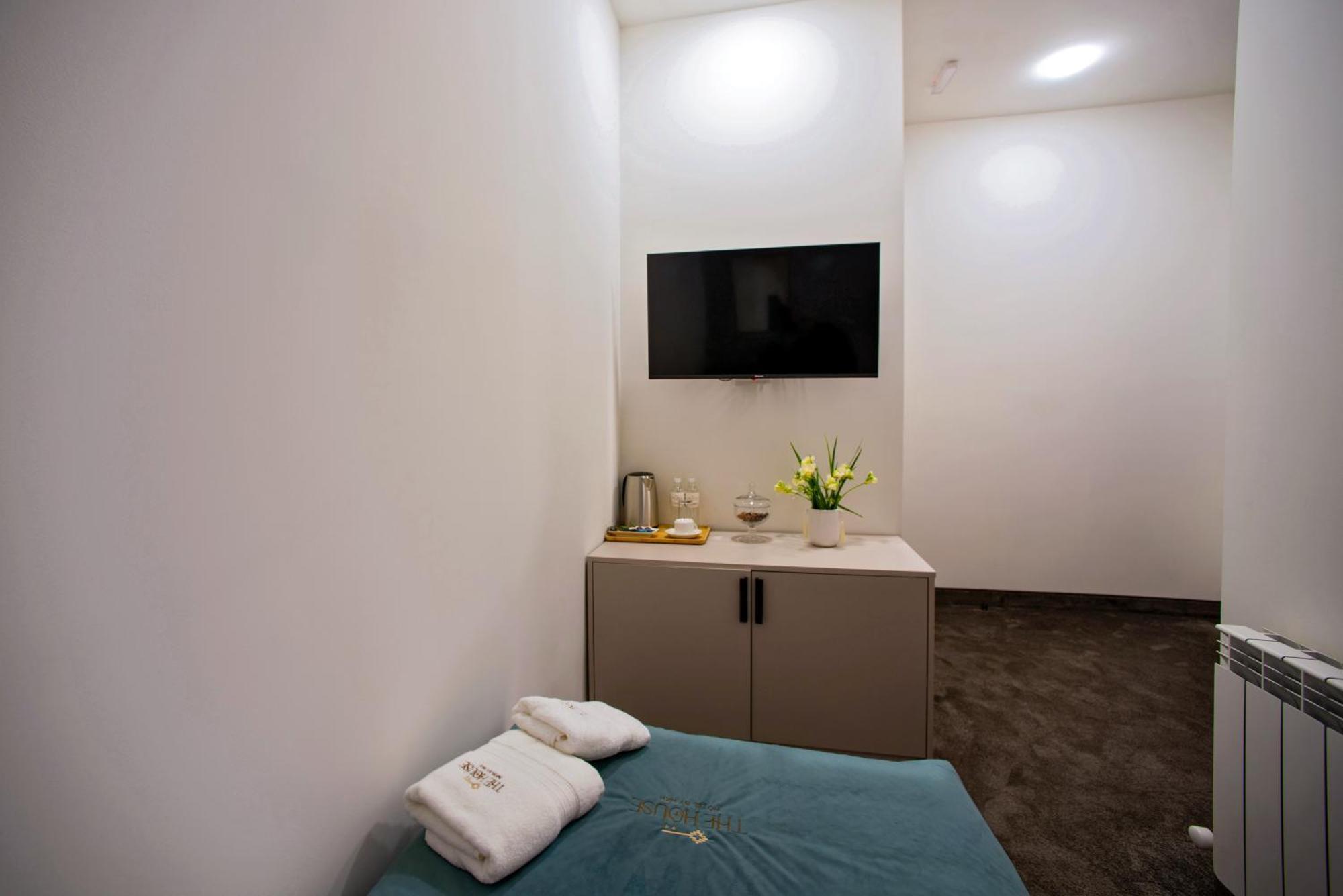 The House Hotel Erevan Esterno foto