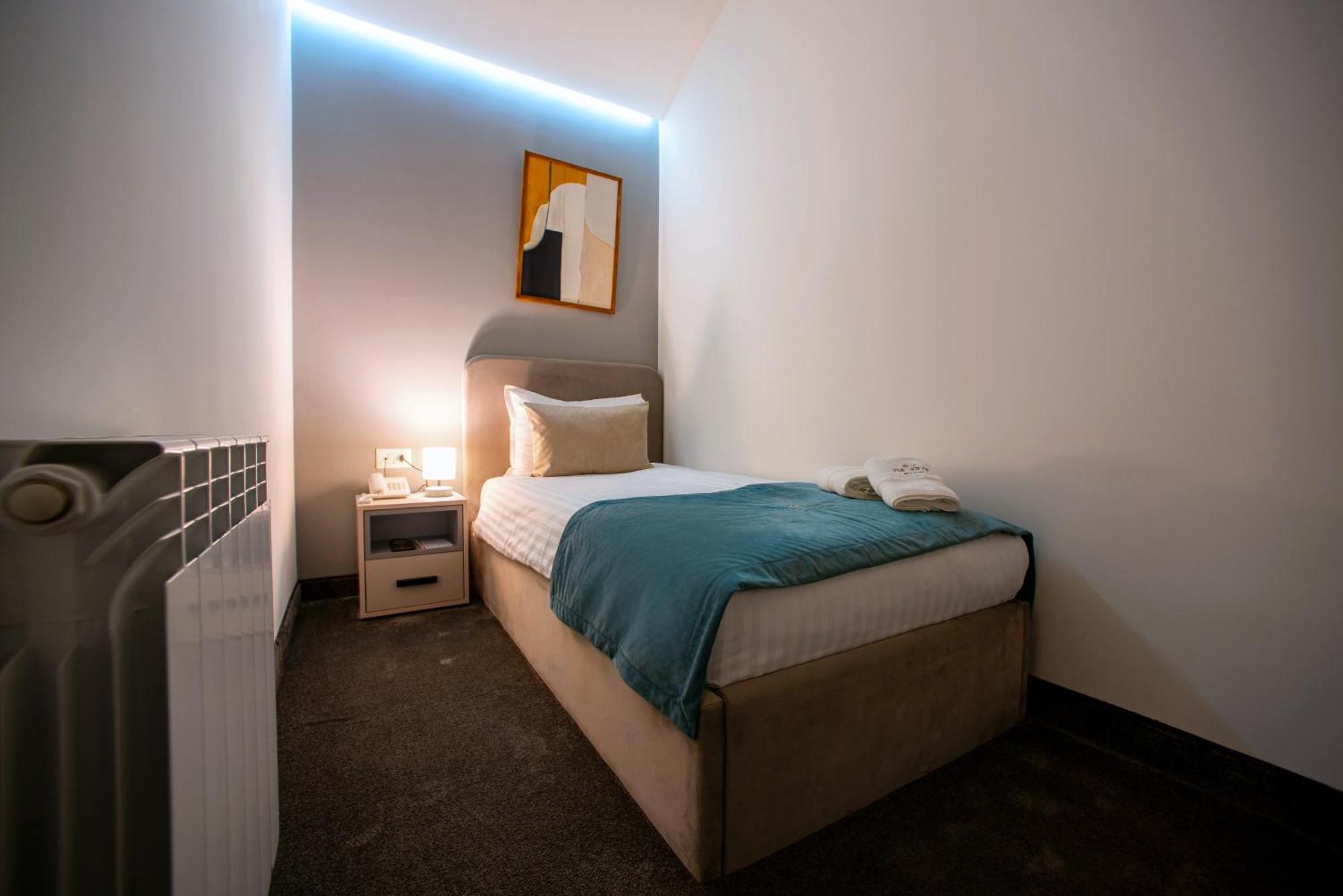 The House Hotel Erevan Esterno foto