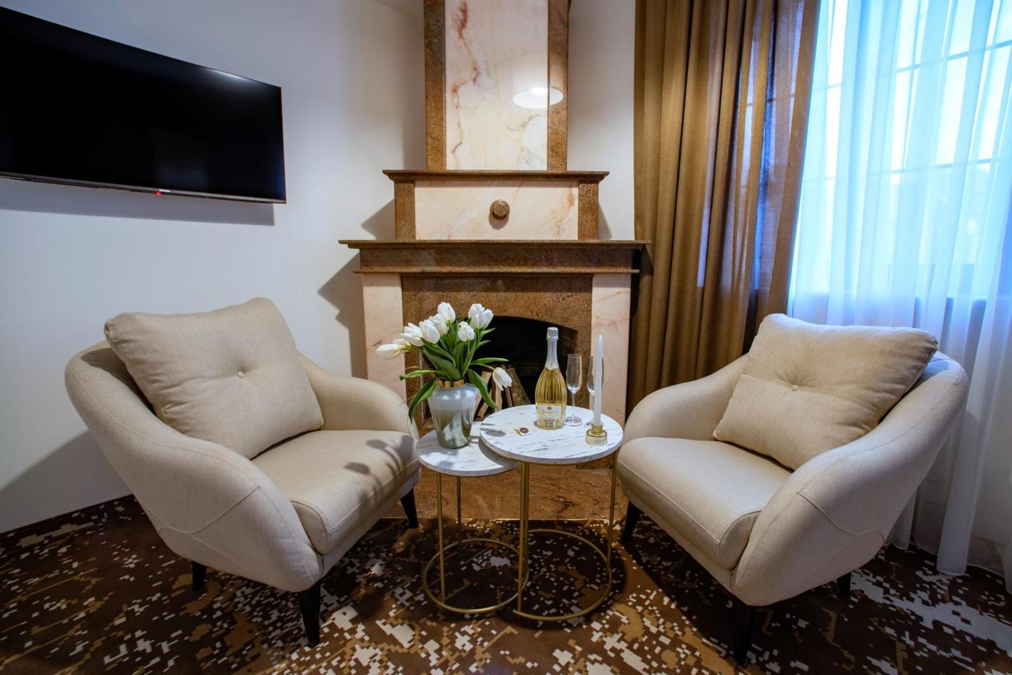The House Hotel Erevan Esterno foto