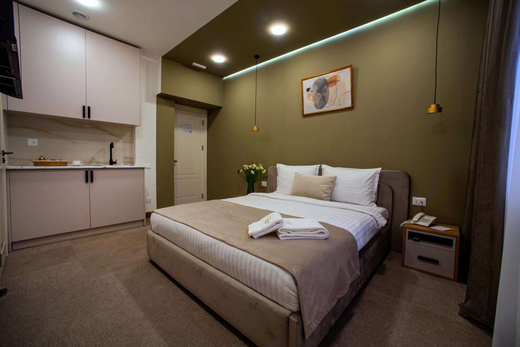 The House Hotel Erevan Esterno foto