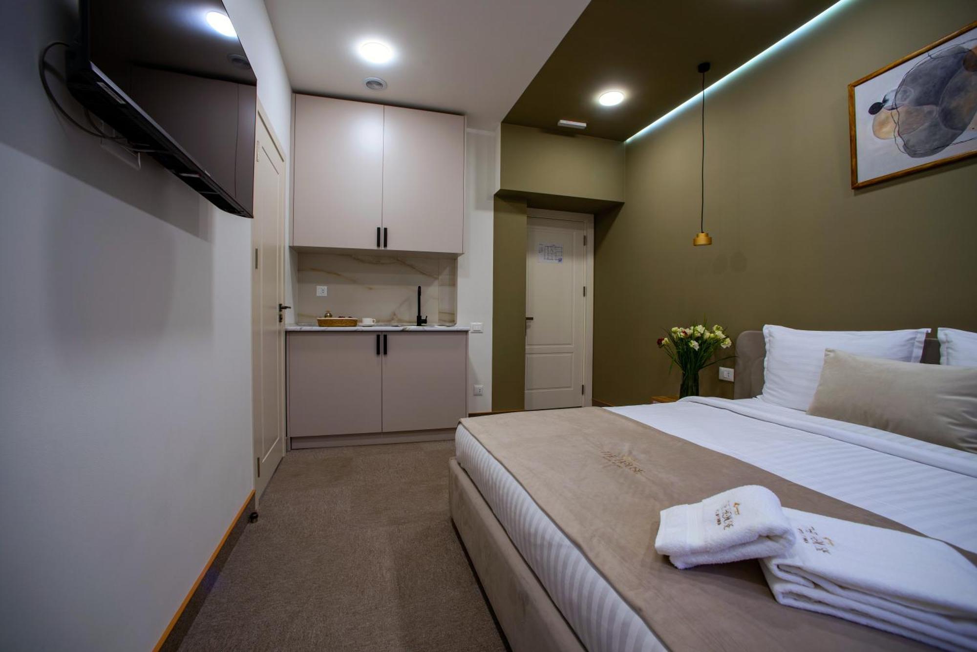The House Hotel Erevan Esterno foto