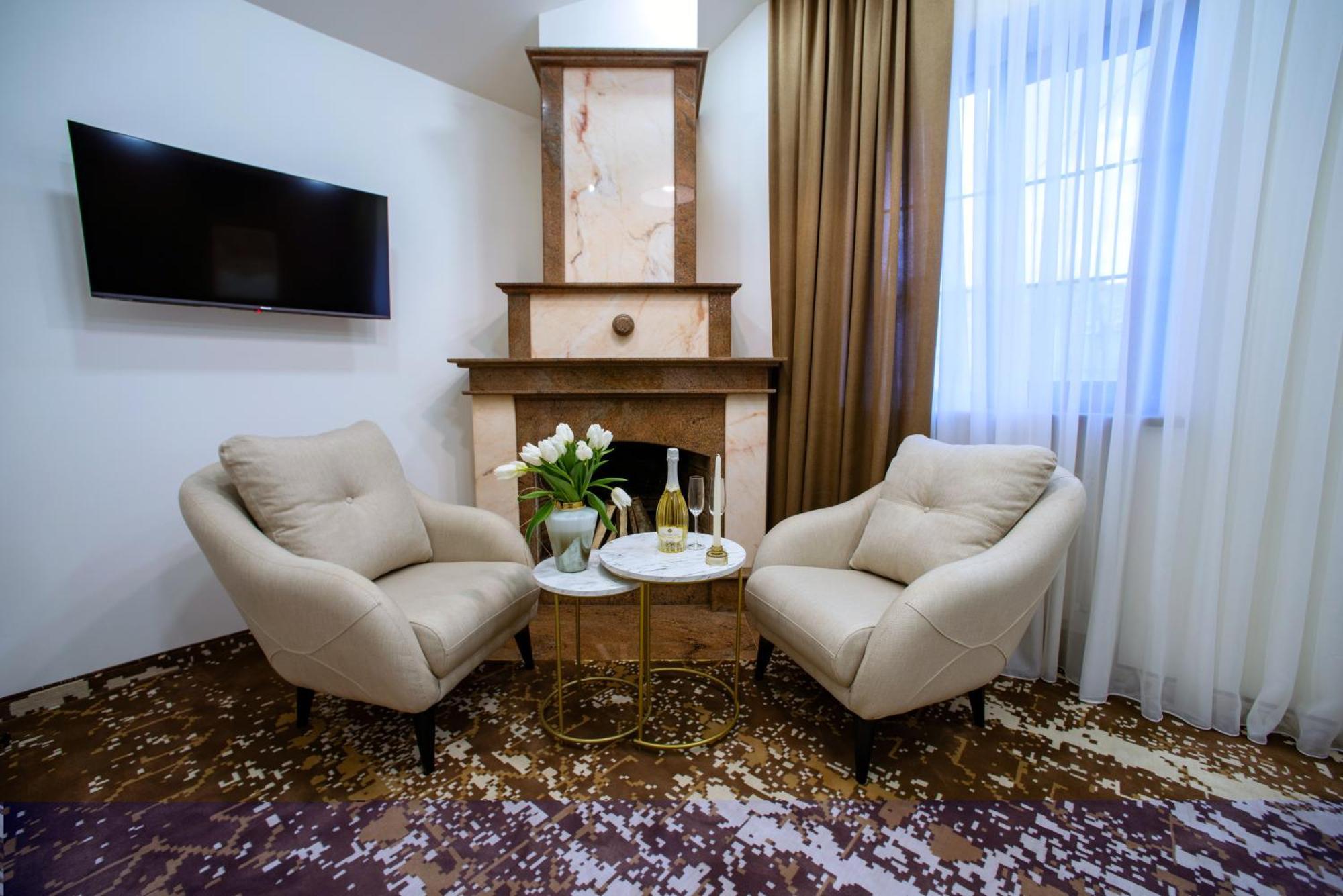 The House Hotel Erevan Esterno foto
